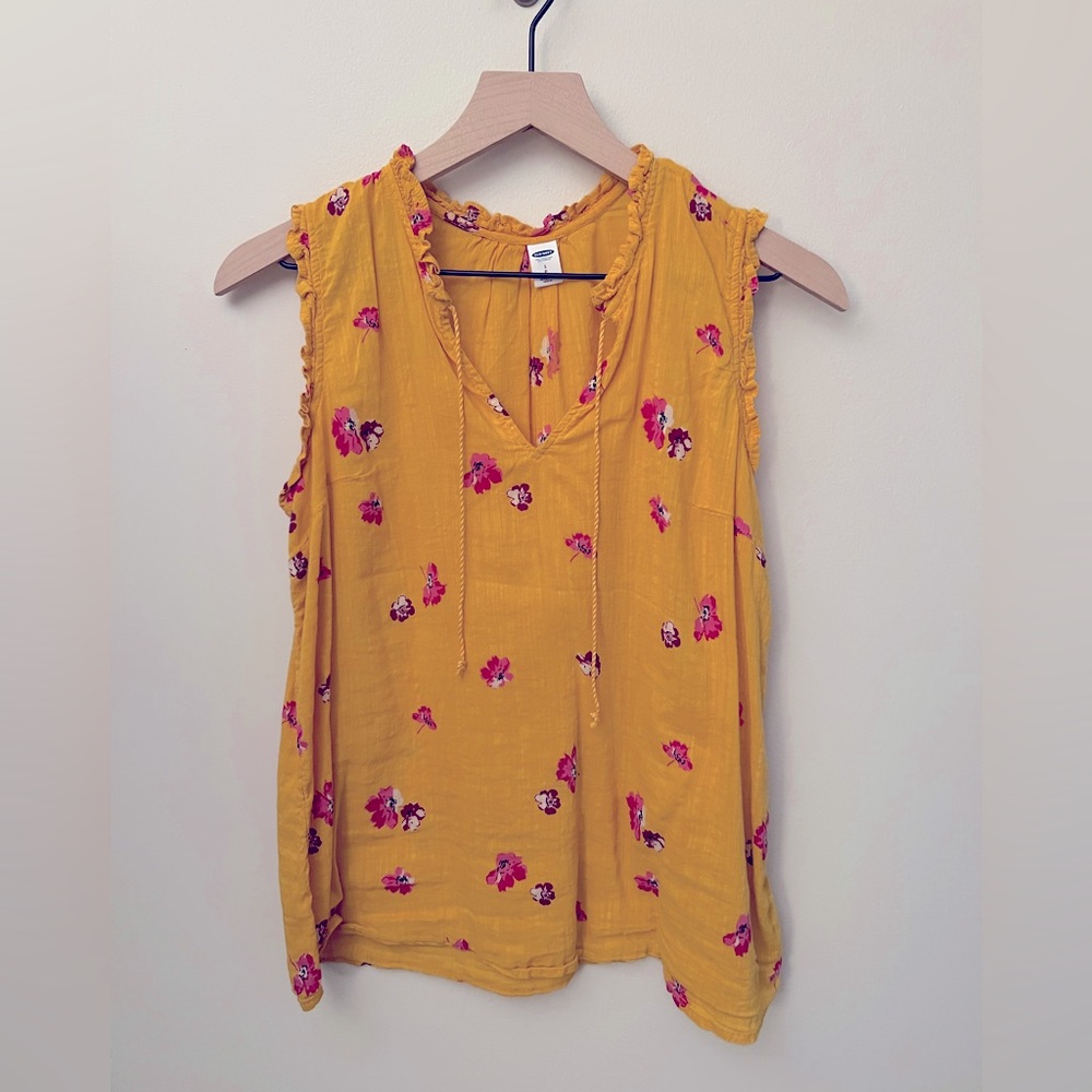 💛2/$10 Floral tie front tank